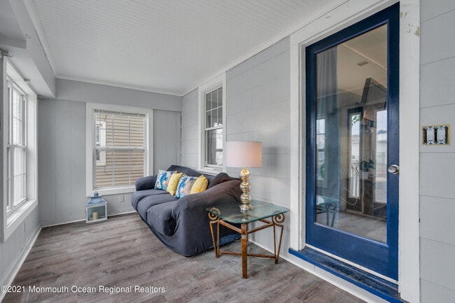 Photo - 203 2nd Ave