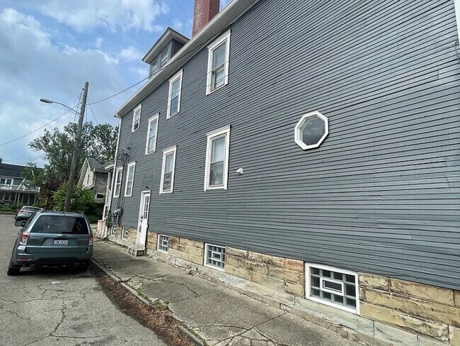 Building Photo - 299 Reinhard Ave Rental