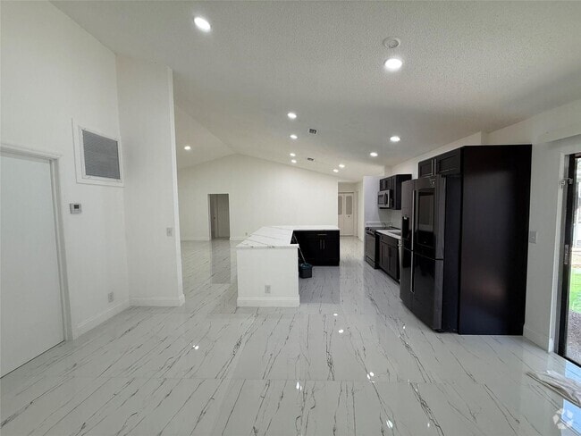 Building Photo - 7400 SW 11th Ct Rental