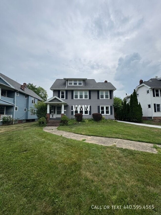Building Photo - 1257 W Clifton Blvd Rental