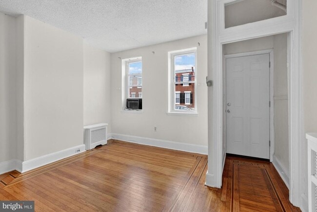 Photo - 2343 E Huntingdon St