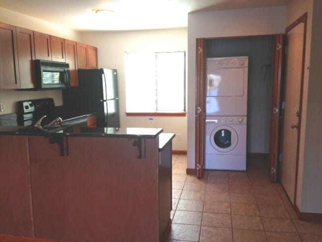 Photo - 1 Bed 1 Bath Waterfront Condo Available NOW! Water/Sewer/Trash included! Unit E-12