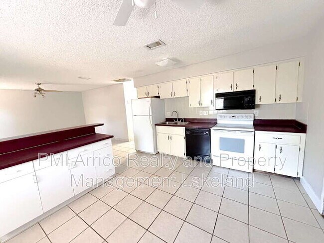 Photo - 670 Garden St