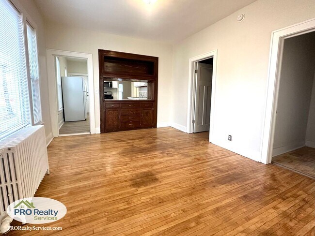 Photo - 201 20th Ave NE