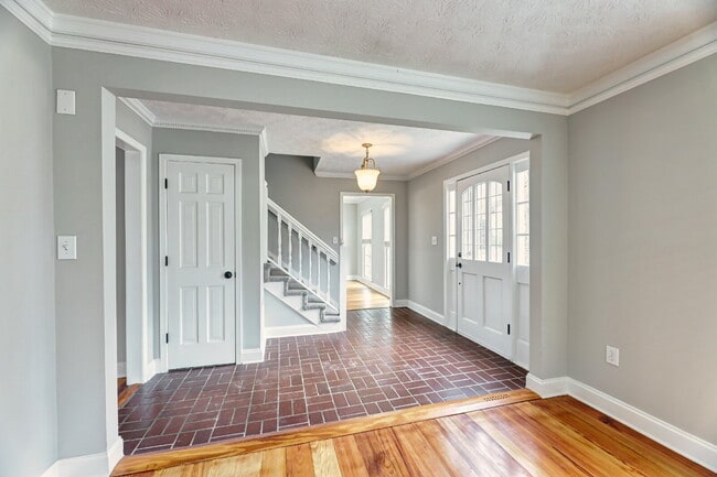 Photo - 4843 McPherson Dr NE