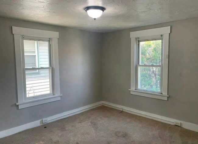 Photo - 1520 Bryan Ave SW