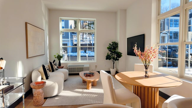 Photo - Lexington on Broadway