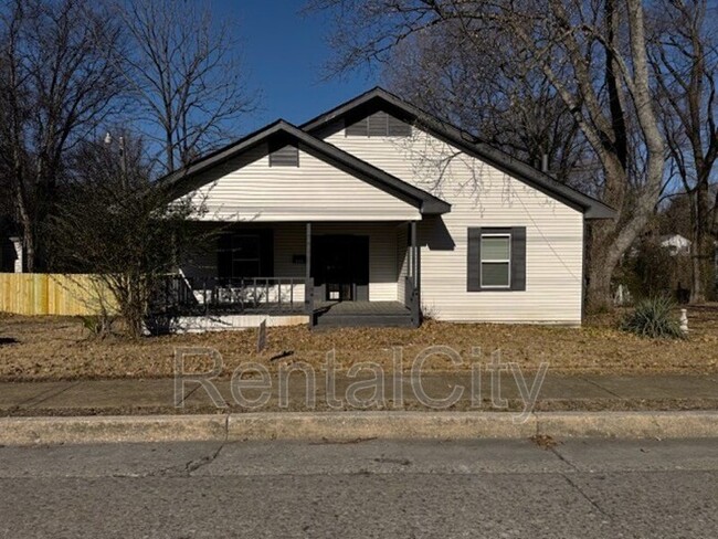 Photo - 182 S Jefferson St House