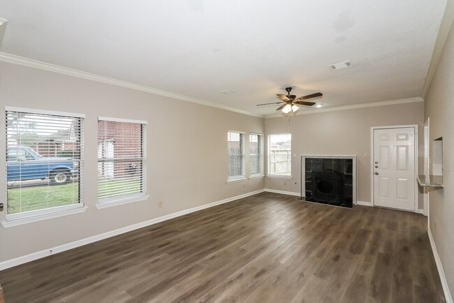 Photo - 15815 Spruce River Ct