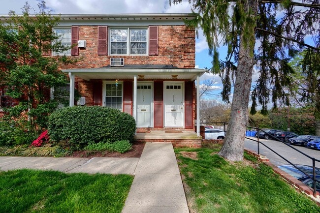 Photo - 1 Bed 1 Bath Home for Rent in Rockville, MD- INCLUDES GAS/HEAT AND WATER