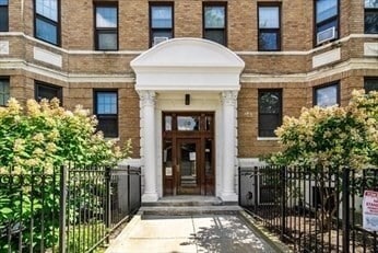 Building Photo - 60 Queensberry St Unit 2 Rental