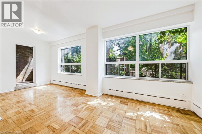 Photo - 325A JAMES Street S Unit# 107 Unit 107