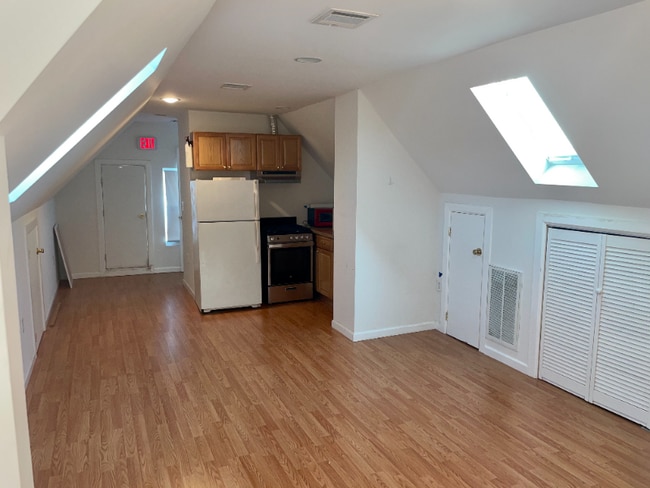 Photo - 523 N 5th St