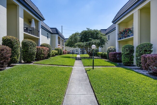 Building Photo - 1500 Gay Rd Unit Apt 21c