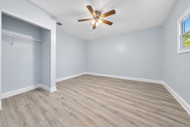 4012 Palm Bay Cir