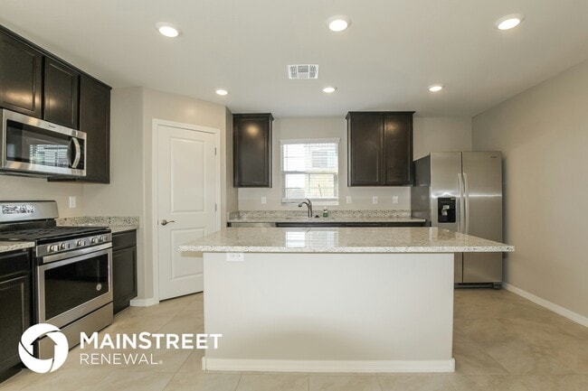 Photo - 3915 S 82nd Dr