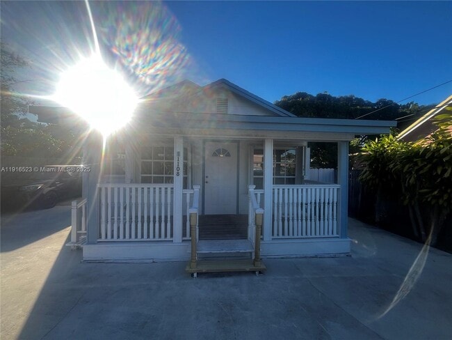 Building Photo - 11108 Peachtree Dr Unit 1