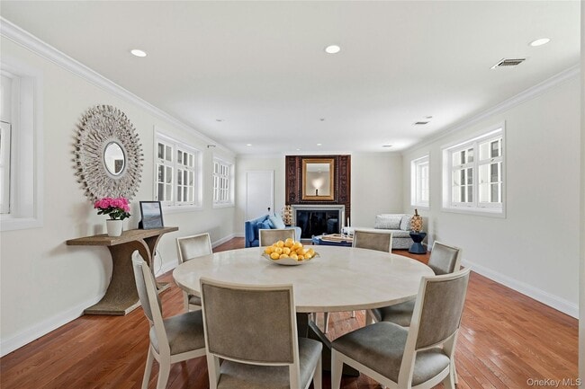 Photo - 74 Peacock Ln