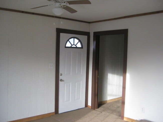 Front door and front bedroom - 15016 County Road 1876