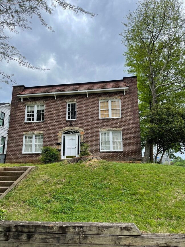 Building Photo - 425 Grandin Rd Unit 3