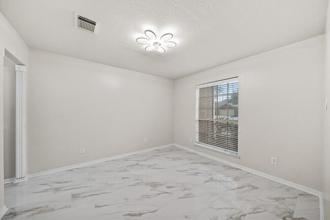 Photo - 3519 Brackenfern Rd