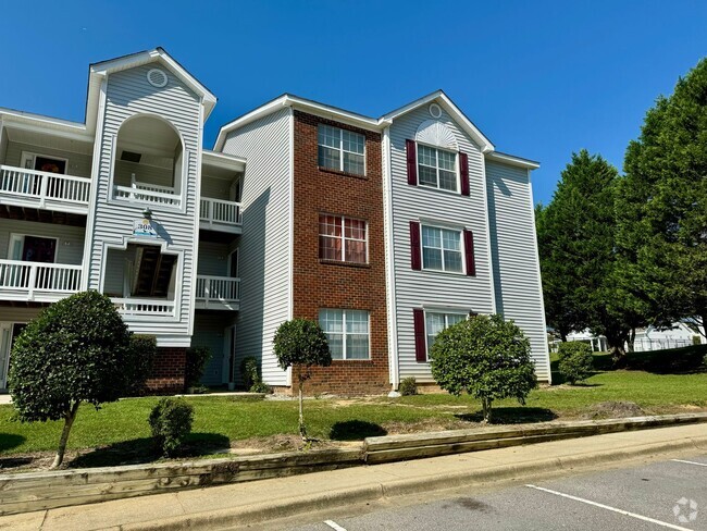 Building Photo - The Crossings at Morganton Rental