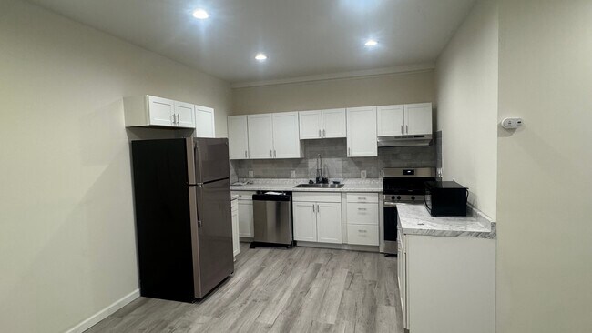 Photo - 23 Old Lake Rd Unit Apartment 2