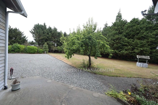 Photo - 3 bed 2.5 bath home in a private country setting, close to town. All new luxury vinyl plank floor...