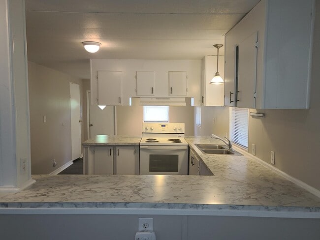 Photo - 8405 Verano St