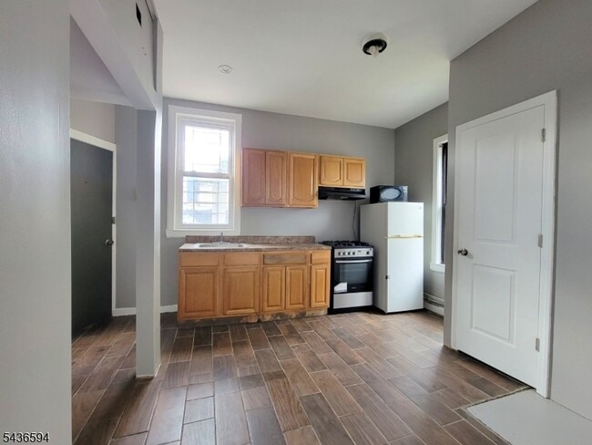 Photo - 423 2nd St Unit 3