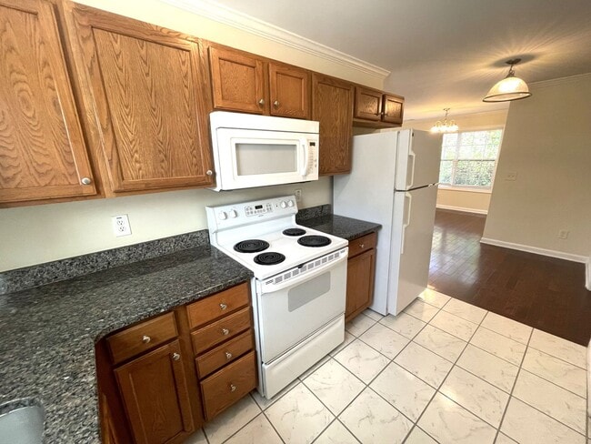 Photo - 5br House Near Campus
