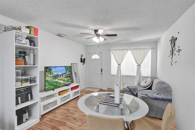 Photo - 4240 NW 21st Ave Unit 1