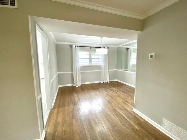 Photo - 3660 Peachtree Rd NE Unit E-6