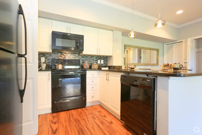 2BR, 2BA