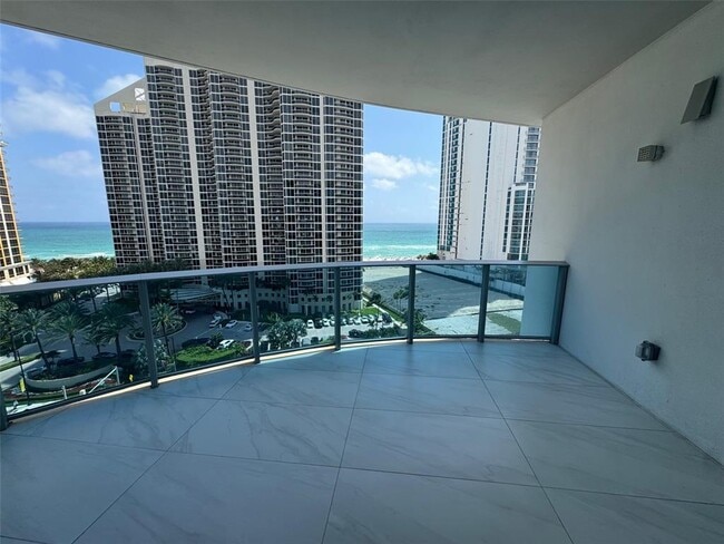 Building Photo - 17550 Collins Ave Unit 1005