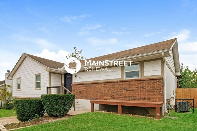 Photo - 3 Bedroom Pet-Friendly Home in Kansas City...
