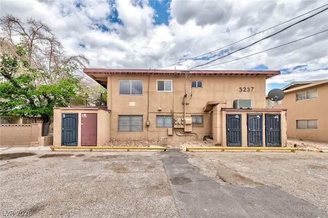 Photo - 3237 Arlene Way Unidad 3