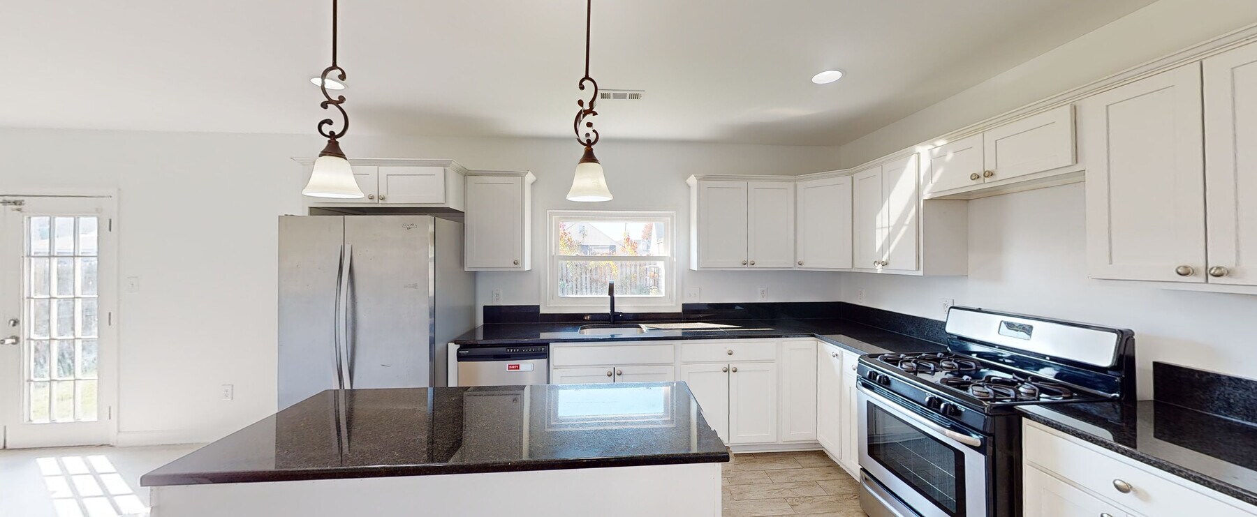 3422 Cornwall - 3422 Cornwall