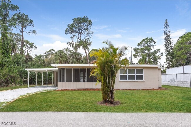 Building Photo - 739 Palmetto St Rental