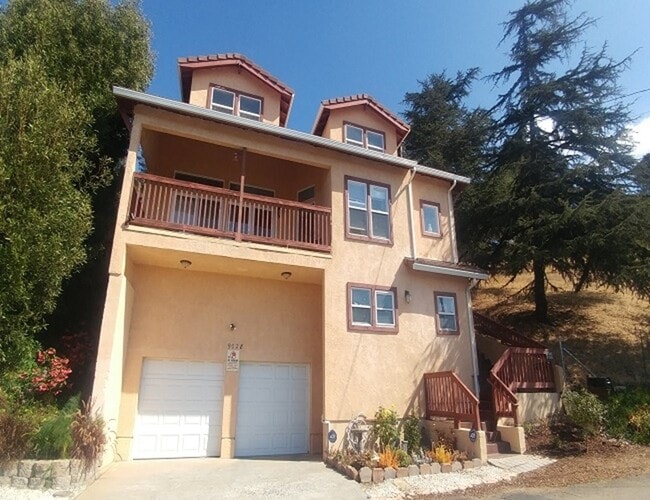 Building Photo - 9028 Burr St