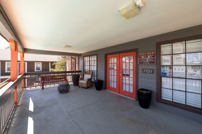 Photo - Gia @ Spring Branch