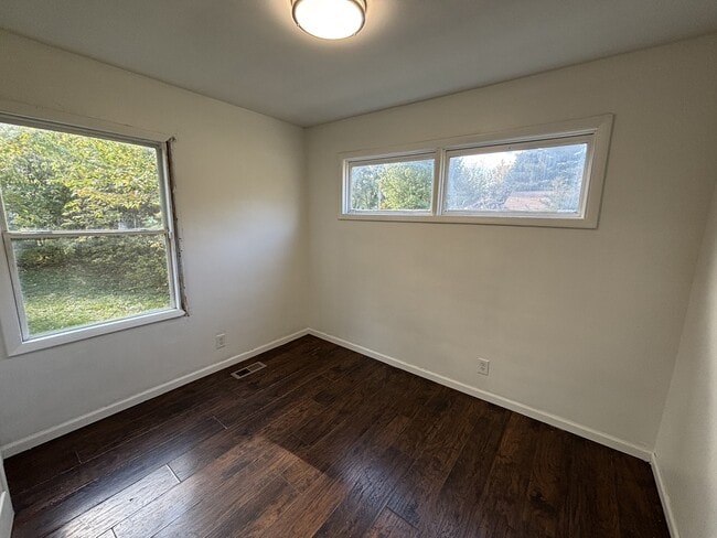 Photo - 5225 W 4th Ave