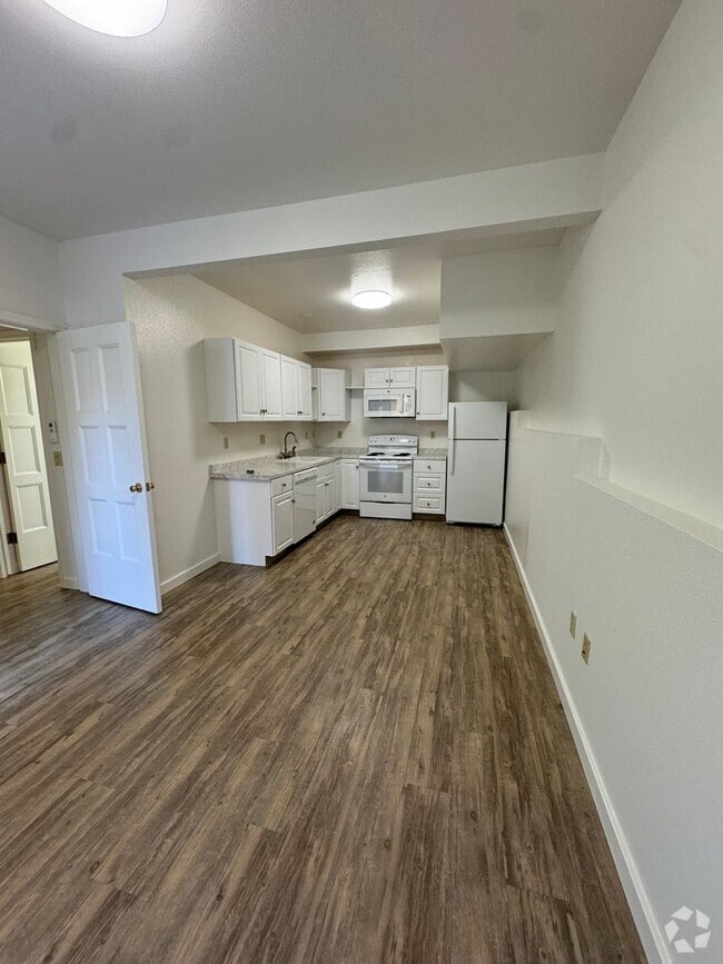 Building Photo - So Church Unit 225 So Church  C Rental