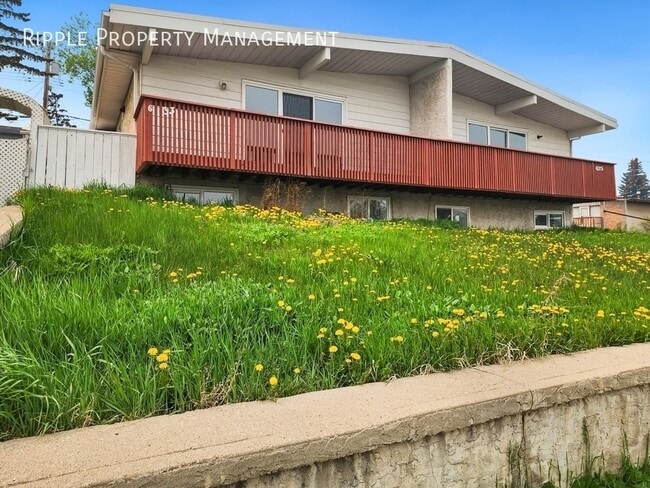 Photo - SPACIOUS 3 BEDS, 1.5 BATHS DUPLEX UPPER UNIT | SUNLIT COMFORT IN THORNCLIFFE