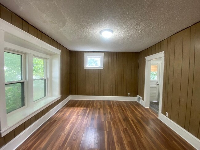 Photo - Spacious 3-Bed Single-Family Home in Quiet Kenmore Neighborhood