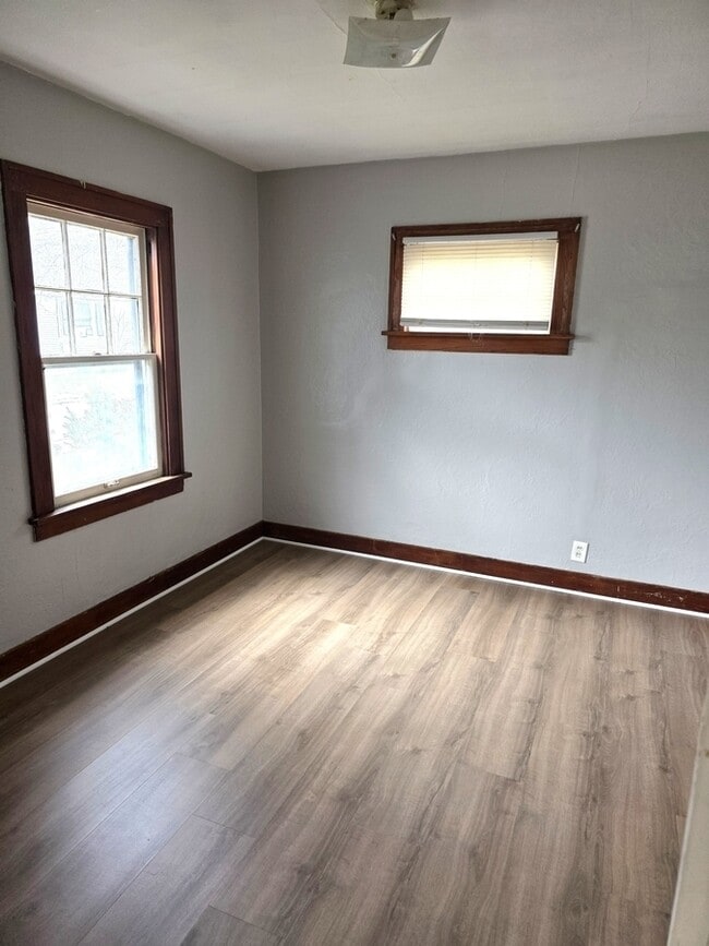 Photo - 972 Scott St