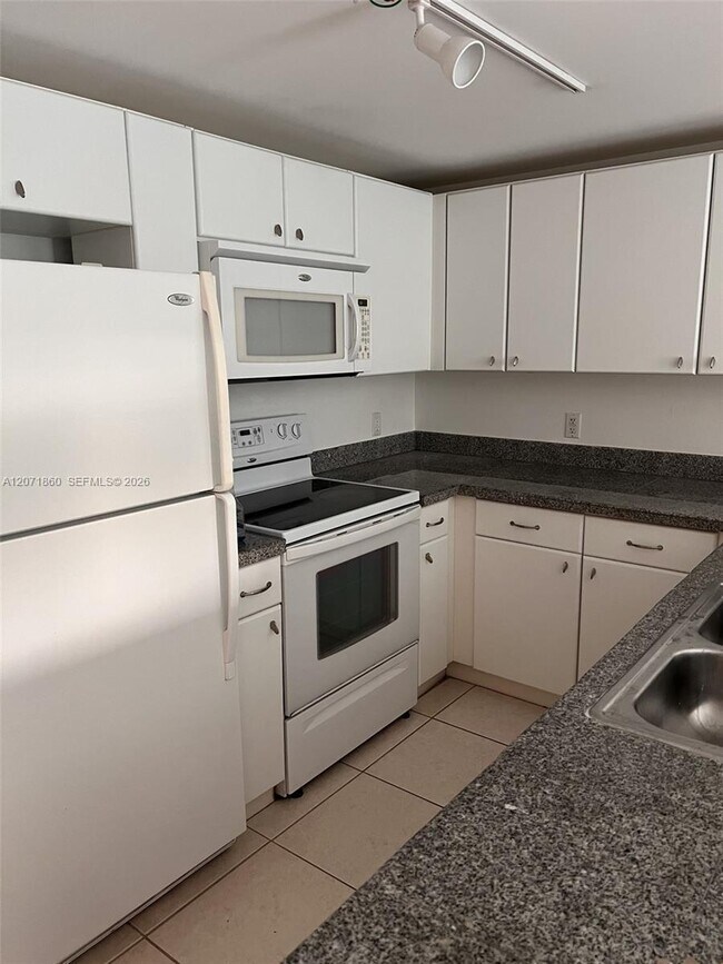 Photo - 2740 SW 28th Terrace Unit 206