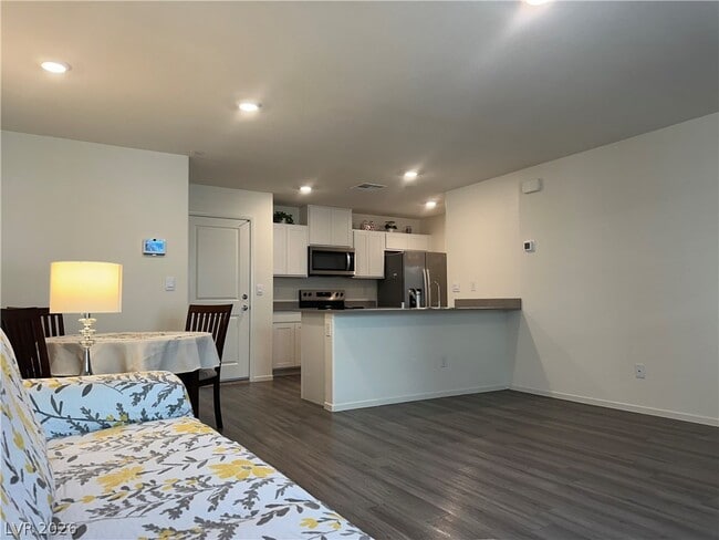 Building Photo - 4926 Fern Mesa Ave