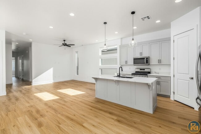 Photo - 2814 Oak Cir
