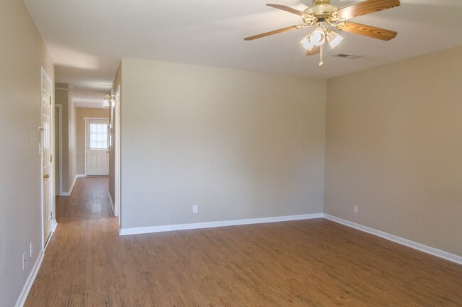 Photo - 293 Executive Ave Unit B